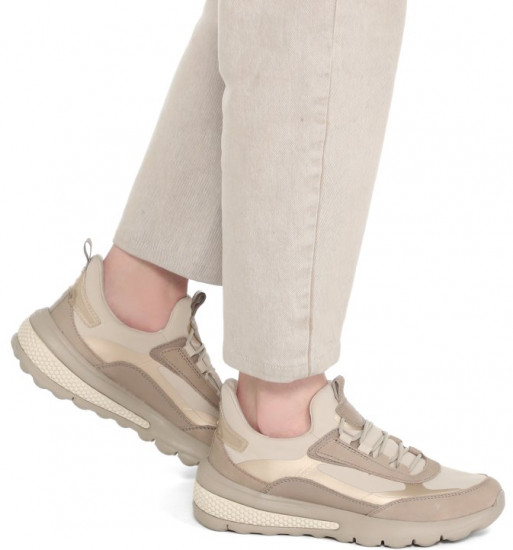 Кроссовки женские