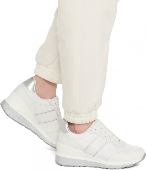 Кроссовки женские