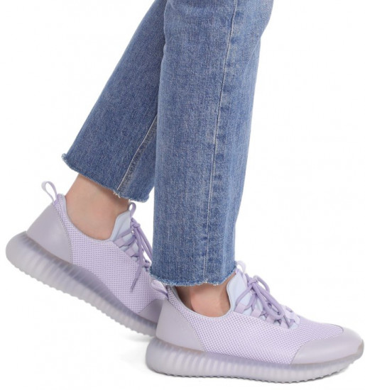 Кроссовки женские