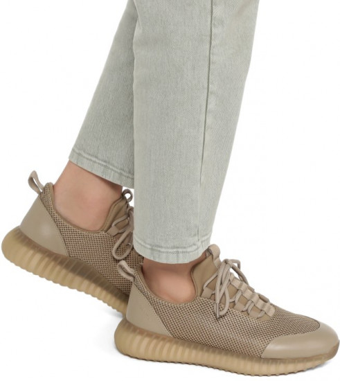 Кроссовки женские