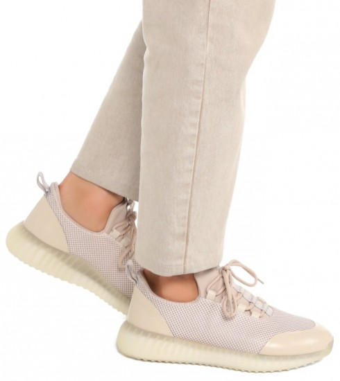 Кроссовки женские