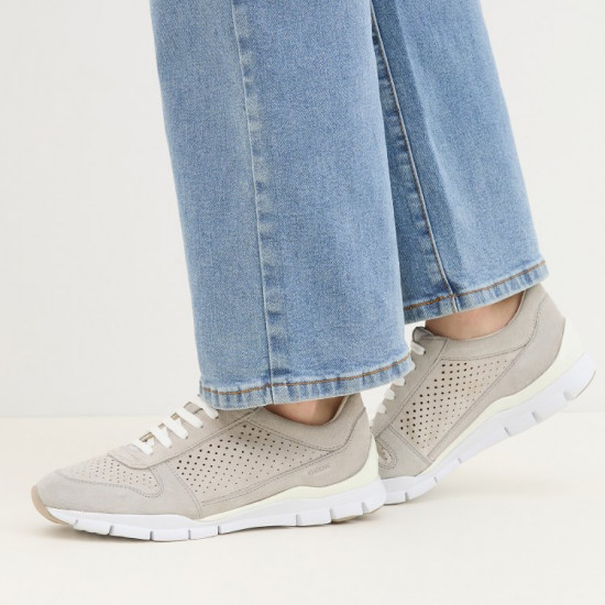 Кроссовки женские