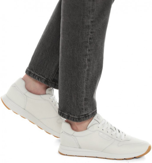 Кроссовки женские