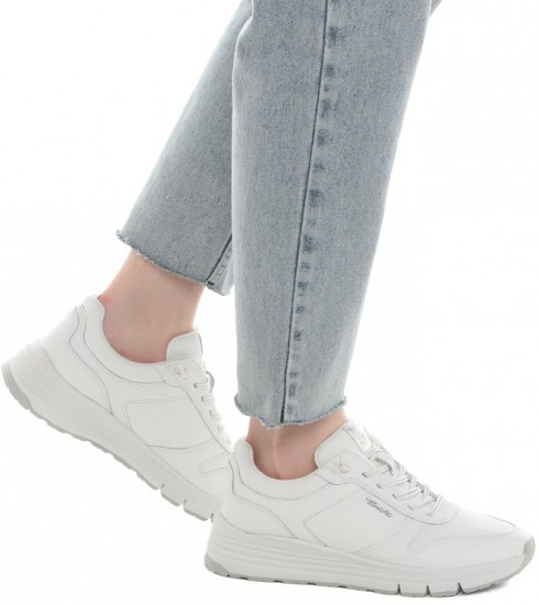 Кроссовки женские