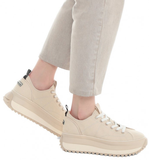 Кроссовки женские