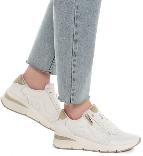 Кроссовки женские