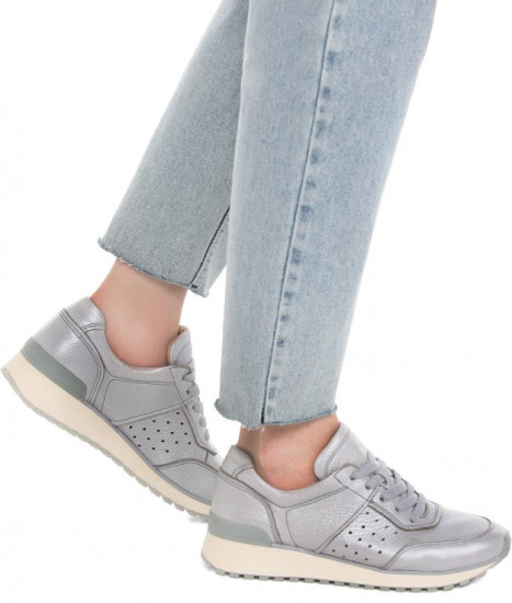 Кроссовки женские