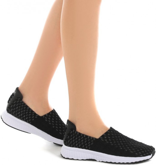 Кроссовки женские