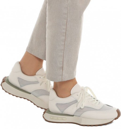 Кроссовки женские