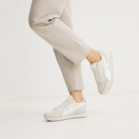 Кроссовки женские