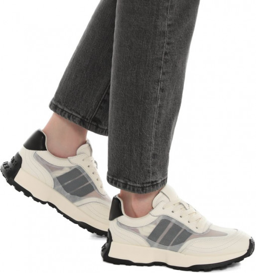 Кроссовки женские