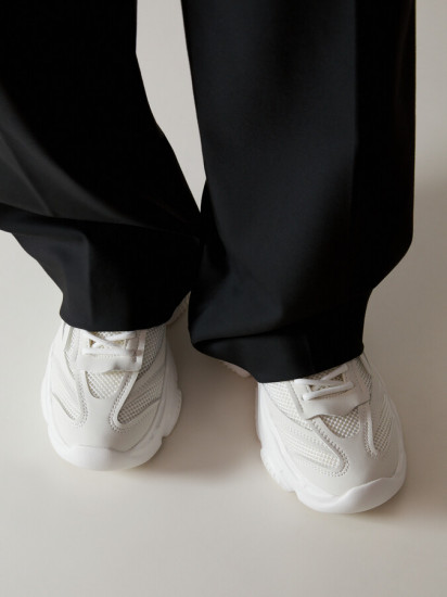 Кроссовки женские