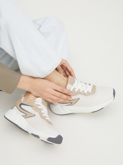 Кроссовки женские