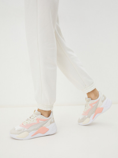 Кроссовки женские