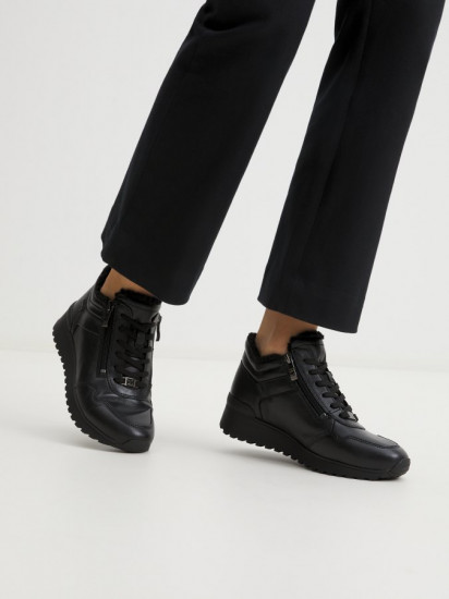 Кроссовки женские