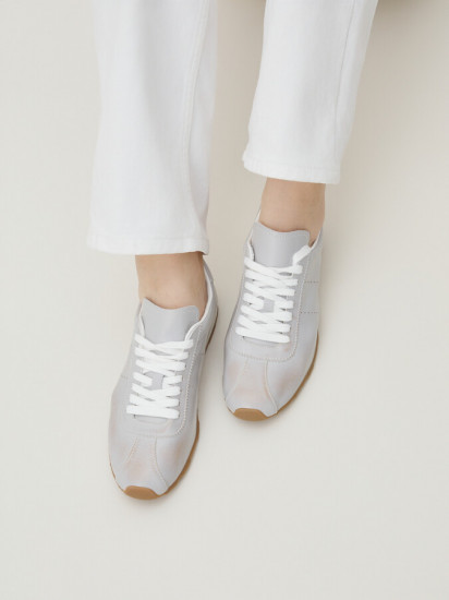 Кроссовки женские