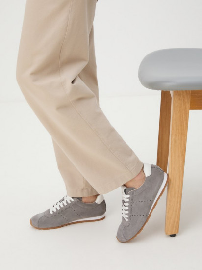 Кроссовки женские