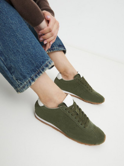 Кроссовки женские