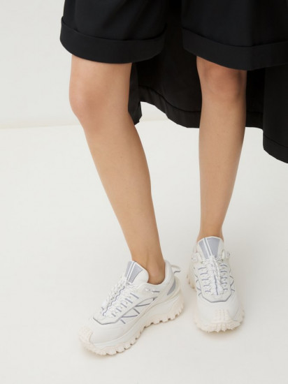 Кроссовки женские