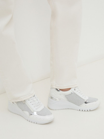 Кроссовки женские