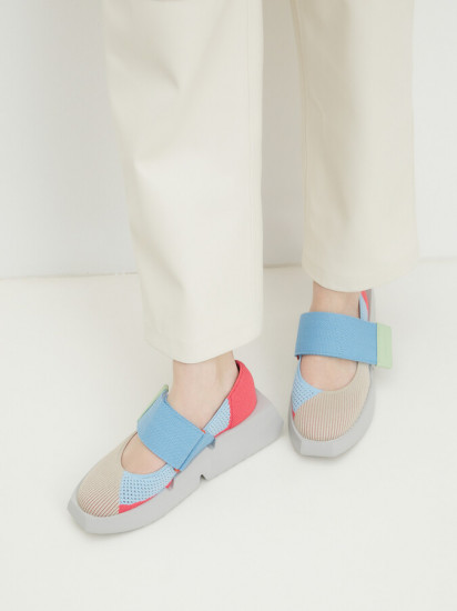 Кроссовки женские