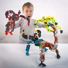 Конструктор робот-трансформер «ХазБот» - Фото 10