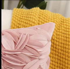 Подушка декоративная «Лепестки» - Фото 1