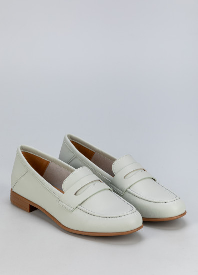 Лоферы женские