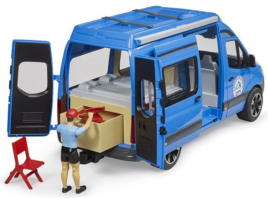 Машинка «Кемпер Mercedes-Benz Sprinter с фигуркой»
