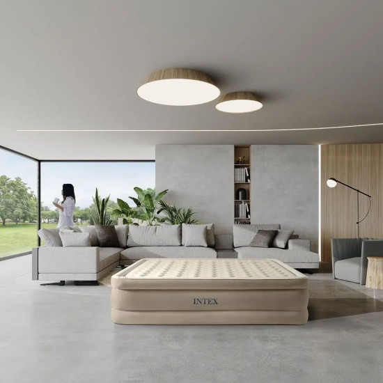 Кровать надувная со встроенным насосом «Ultra Plush»