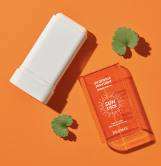 Солнцезащитный стик для лица SPF 50+ PA++++ «UV Defence Silky Light Sun Stick» - Фото 2