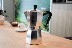 Кофеварка гейзерная Bialetti «Moka Express 9» - Фото 1
