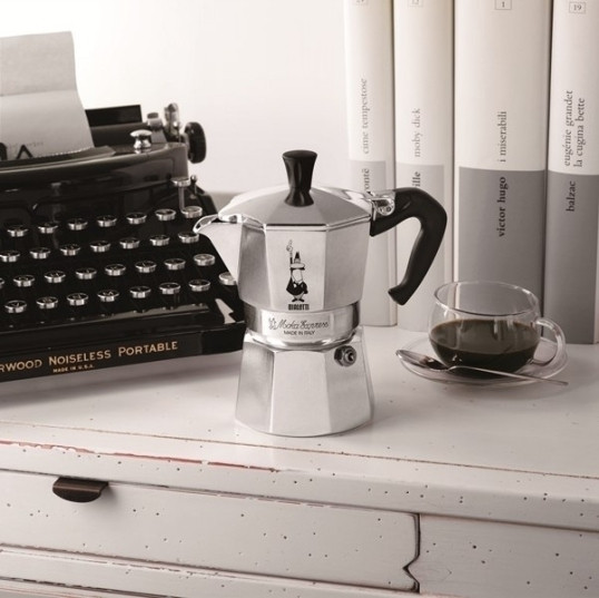 Кофеварка гейзерная Bialetti «Moka Express 12»