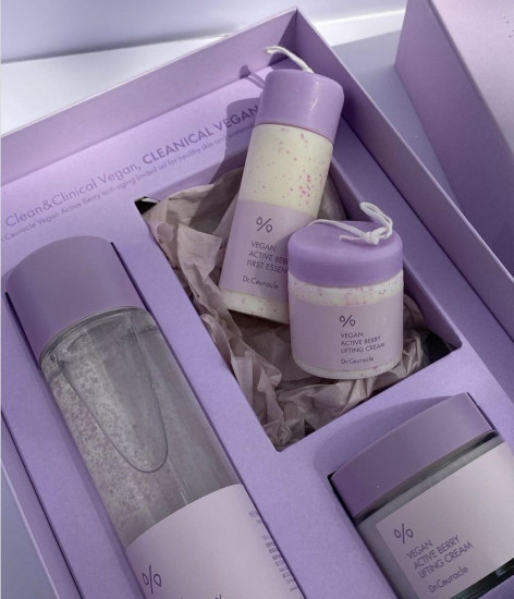 Набор уходовых средств для лица «Vegan Active Berry Limited Edition Set»