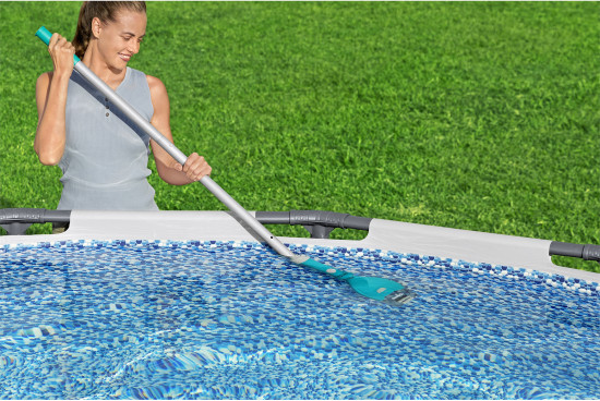 Пылесос вакуумный для очистки бассейна «AquaTech Cordless»
