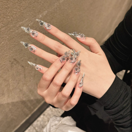 Накладные ногти с клеем