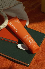Молочко для тела нежное «Luminous Tan» SPF50 - Фото 2