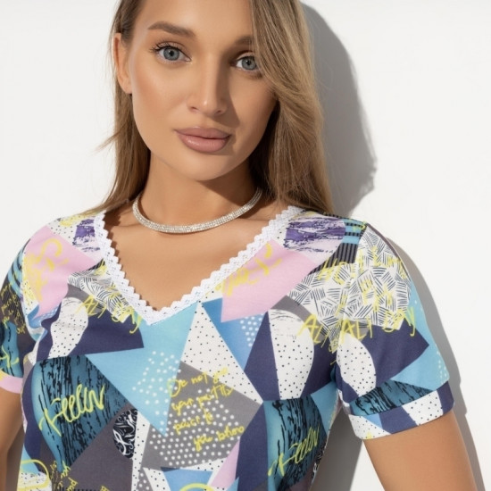 Футболка женская Любовь рядом (яркая)