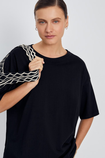 Футболка oversize силуэта