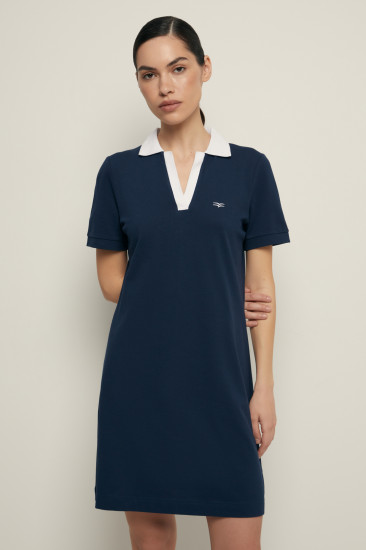 Платье с контрастным воротником