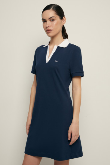 Платье с контрастным воротником