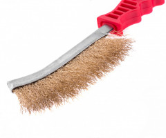 Щетка металлическая латунированная с пластиковой ручкой - Фото 1