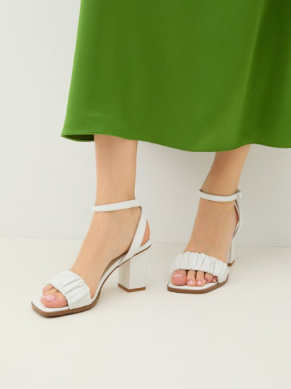 Босоножки женские