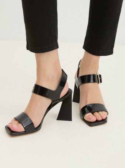 Босоножки женские