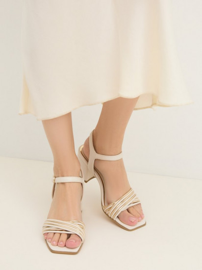 Босоножки женские