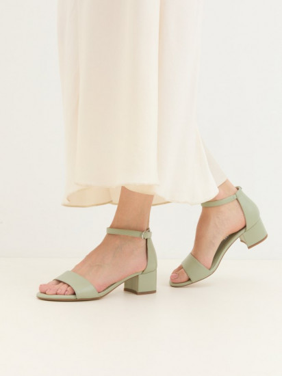 Босоножки женские