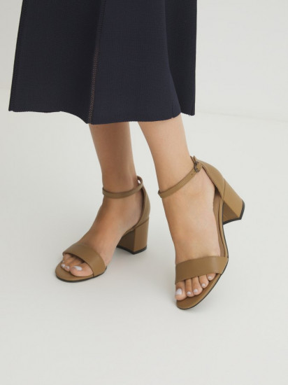 Босоножки женские