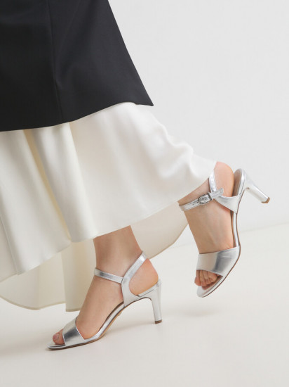 Босоножки женские