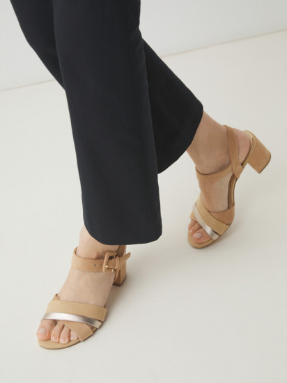 Босоножки женские