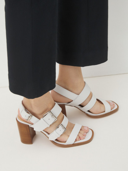 Босоножки женские